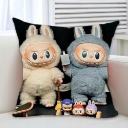 COUSSIN - LABUBU AVEC FOND NOIR